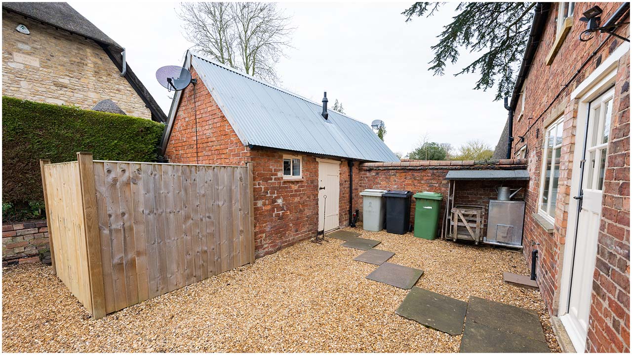 Lily Cottage, Rear Area & Outbuilding